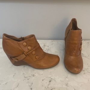 Miz Mooz Silas Button Leather Wrapped Wood Wedge Heel Booties size 8